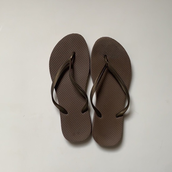 Old Navy Women’s Rubber Flip Flop Bundle Size 7/8 - Picture 4 of 9